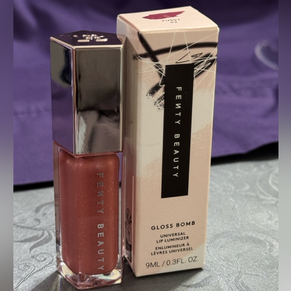 Fenty Beauty Gloss Bomb in Shade Fussy